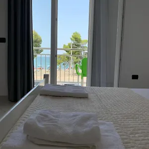 Sunny Breeze , Shëngjin Albanien