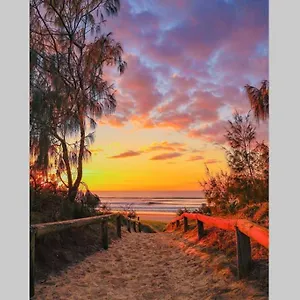 https://malibu-apartment-peregian-beach.queenslandhotels.net